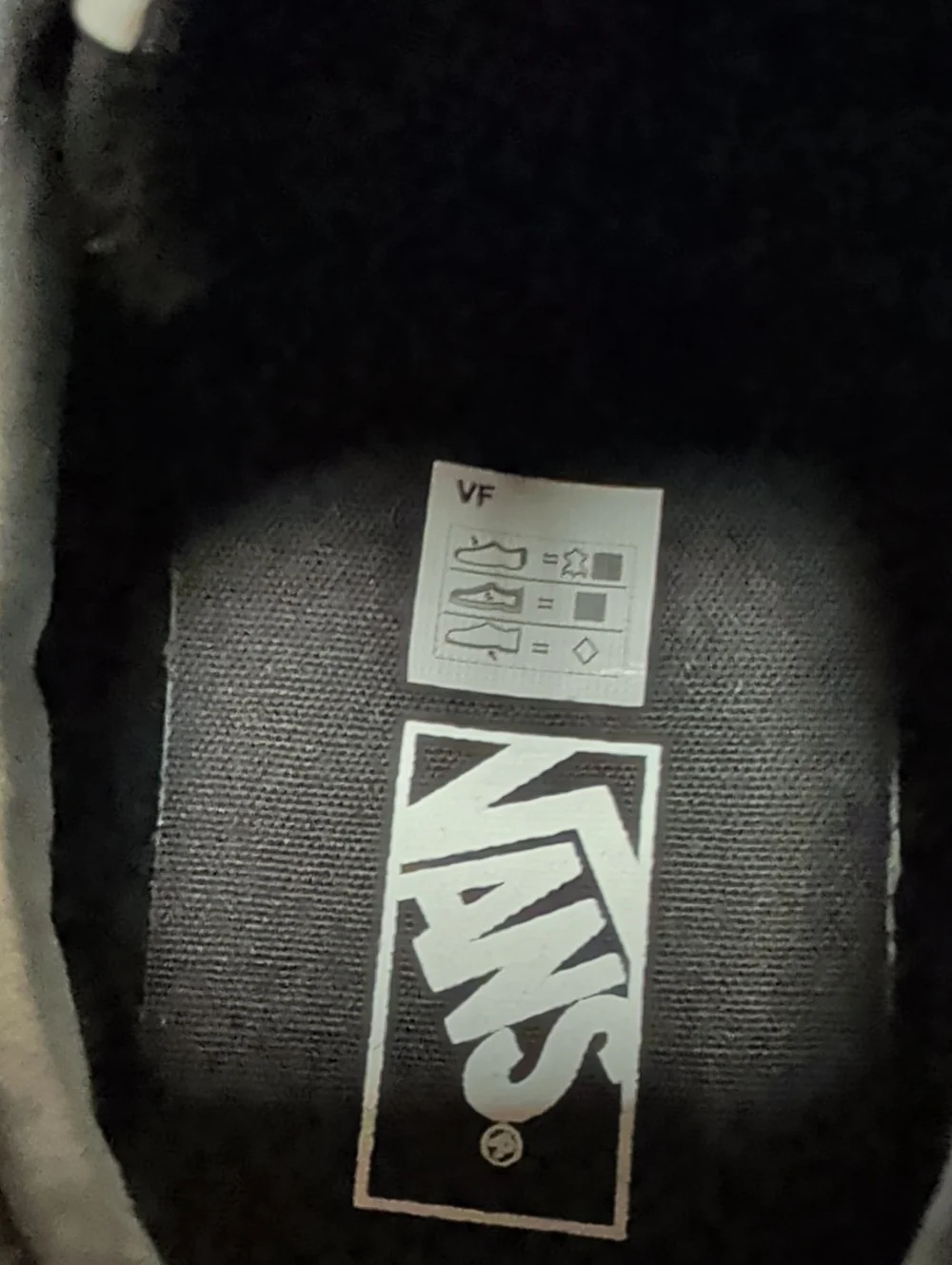 Vans Old Skool Low-Top Black Canvas Sneakers Big Kids Size 7Y Used Exc/ Box